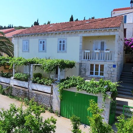 Apartments Lumbarda Exterior photo